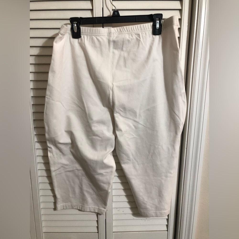 White cotton capris - Picture 3 of 3